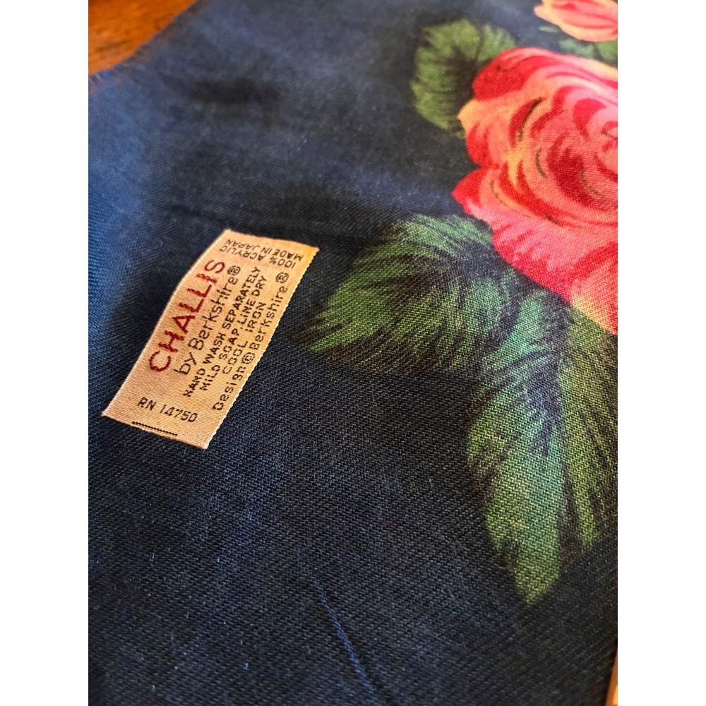 Challis by Berkshire Scarf Womens OS Navy Pink Excellent Rose Paisley Acrylic - Picture 3 of 3
